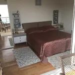 아파트 Dinka Vip