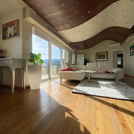 Dinka Vip Apartment *