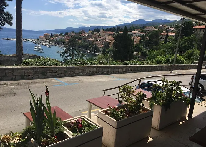 Dinka Vip Апартаменты